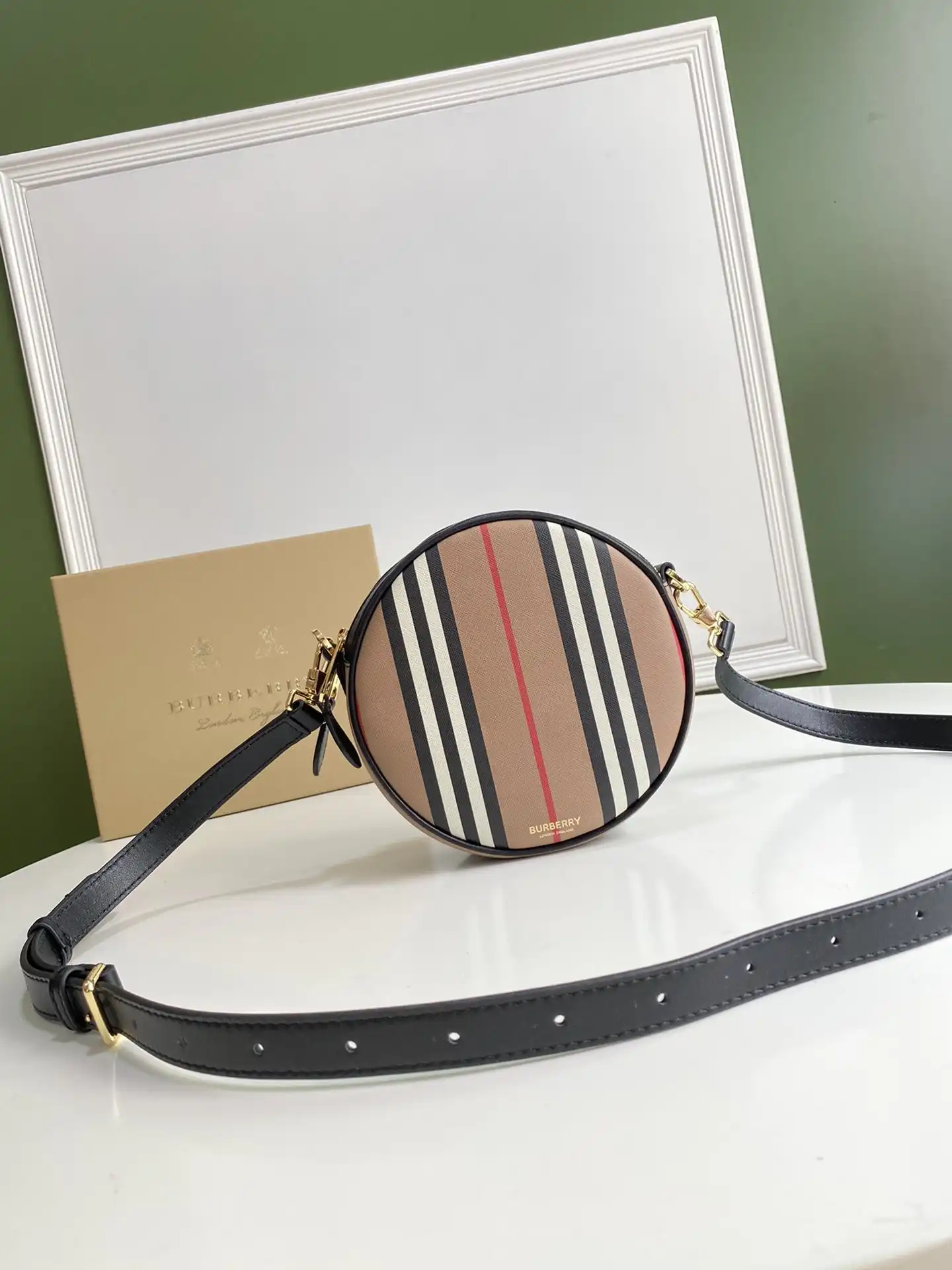 Official FirstBag Ru BURBERRY Icon Stripe E-canvas Louise Bag 0126