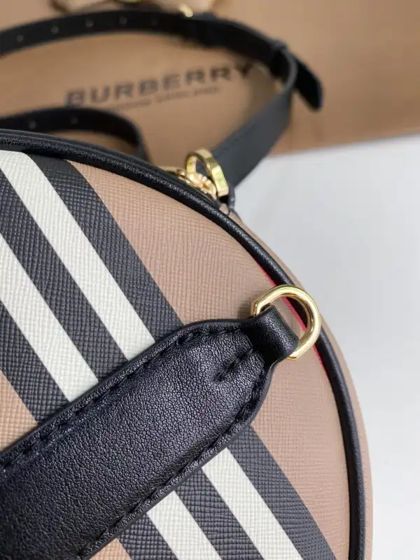 Official FirstBag Ru BURBERRY Icon Stripe E-canvas Louise Bag 0126