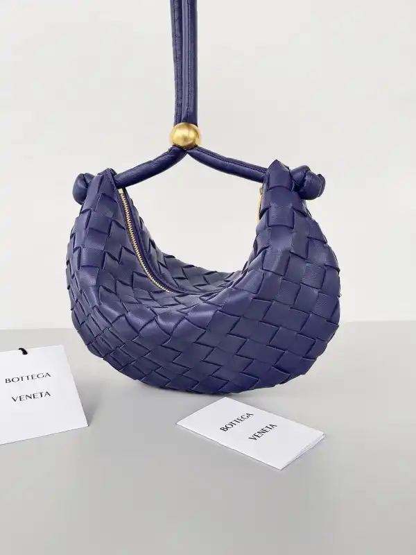 Official FirstBag Ru BOTTEGA VENETA Turn 0123