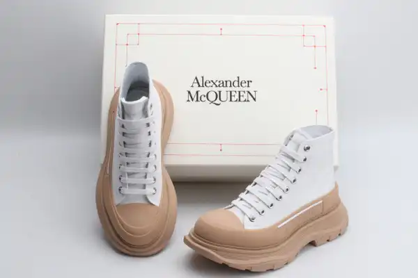 Official FirstBag Ru ALEXANDER MCQUEEN Tread Slick Boot 0131