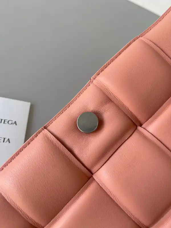 Official First Bag Ru BOTTEGA VENETA CASSETTE 0123