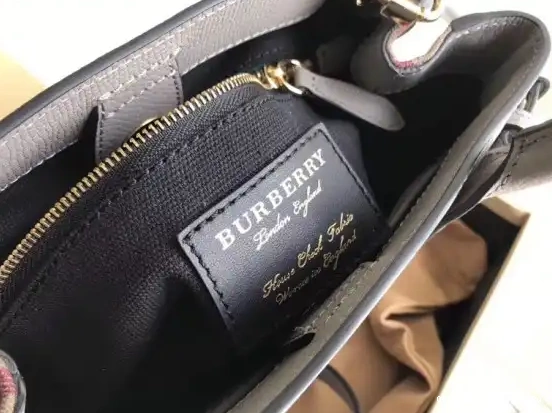 Official First Bag Ru in Banner Leather Burberry The and Check Small House 0220