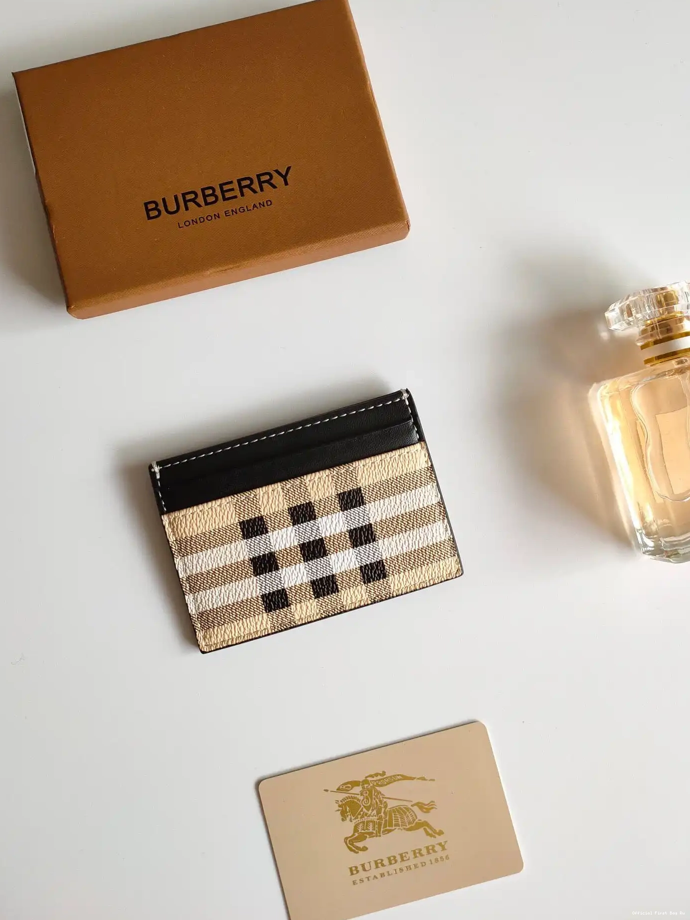 Official First Bag Ru CASE CARD BURBERRY 0228