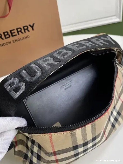 Official First Bag Ru BAG BUM BURBERRY 0214