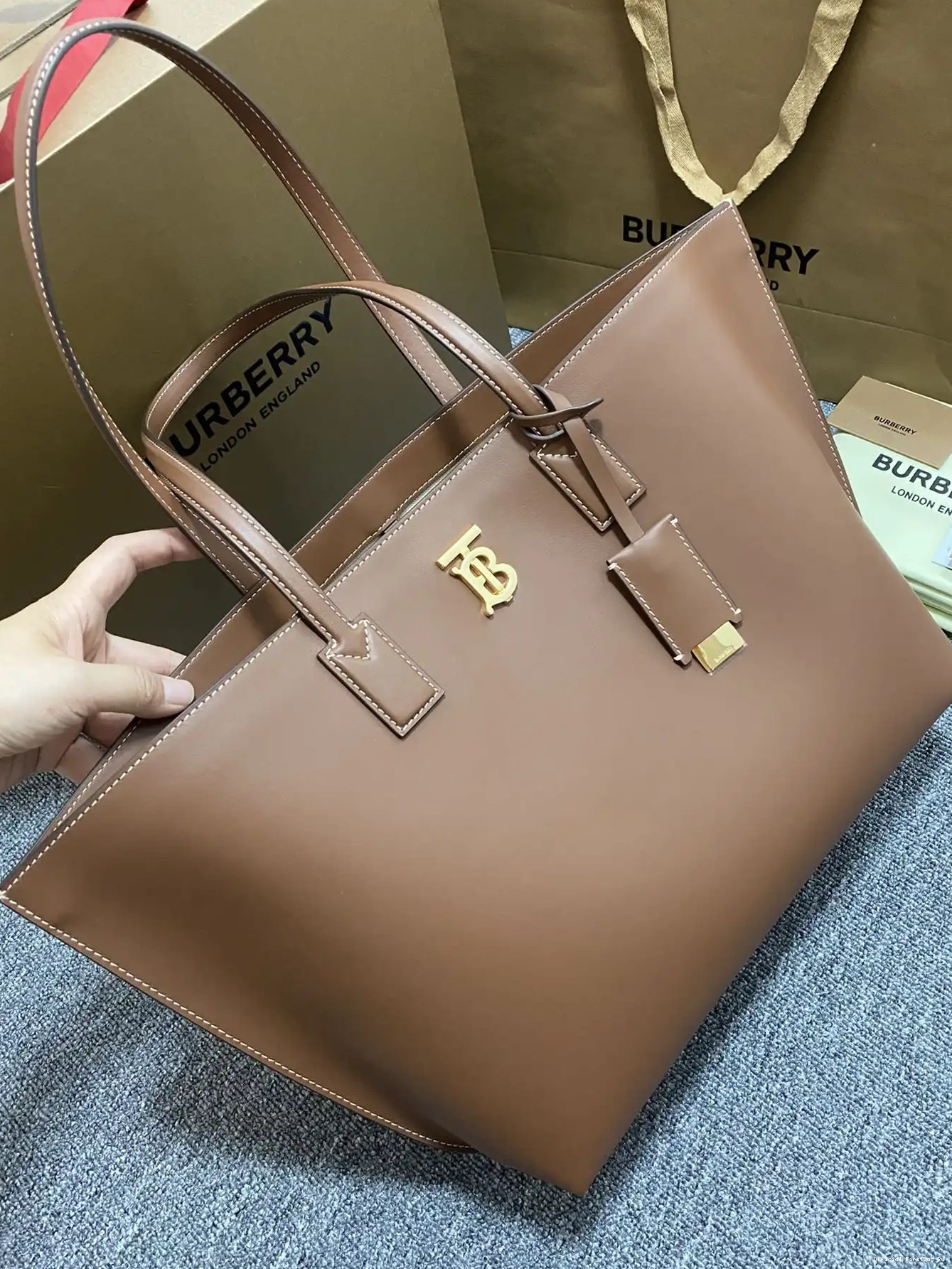 Official FirstBag Ru BURBERRY Check Medium bag-34*14*28CM Tote 0227