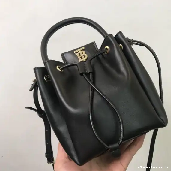 Official FirstBag Ru BMonogram BURBERRY Motif Leather Bucket Bag 0213