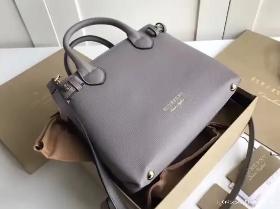 Official First Bag Ru in Banner Leather Burberry The and Check Small House 0220