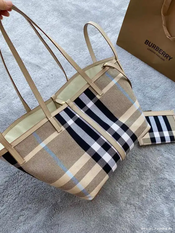 Official First Bag Ru TOTE BURBERRY 0225