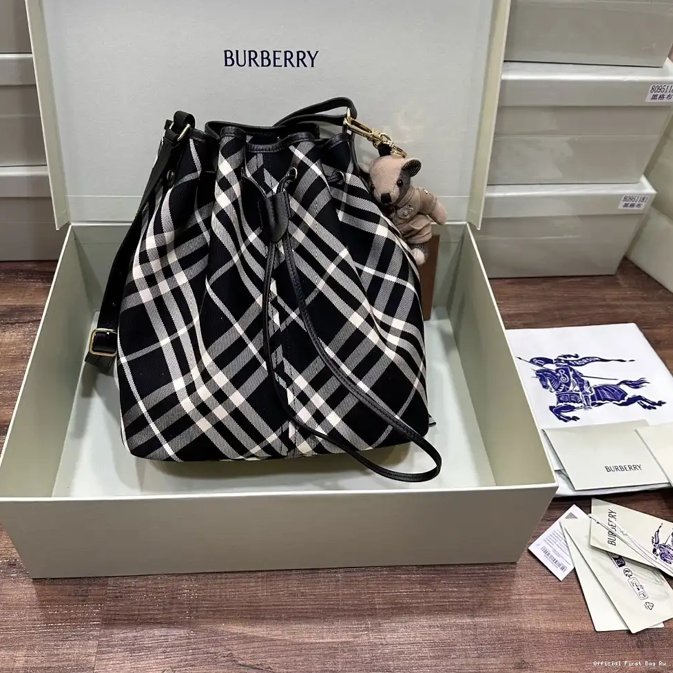 Official FirstBag Ru Check Drawstring Pouch​ Medium Burberry 0228