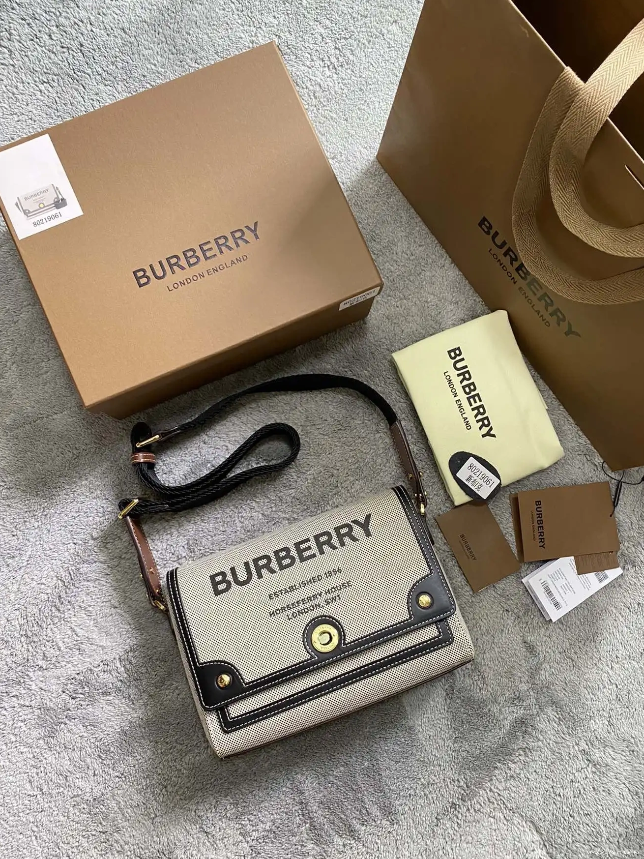 Official First Bag Ru Crossbody Note Bag-25-8.5-18cm BURBERRY 0210