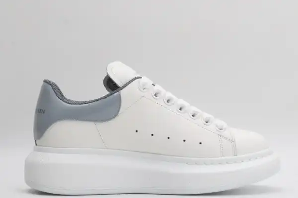 Official FirstBag Ru ALEXANDER MCQUEEN Oversized Sneaker 0204