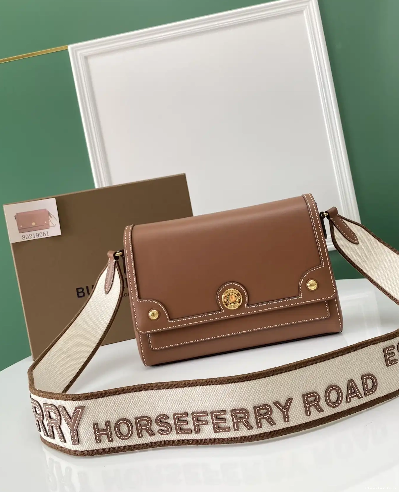 Official FirstBag Ru BURBERRY Note Bag-25-8.5-18cm Crossbody 0218