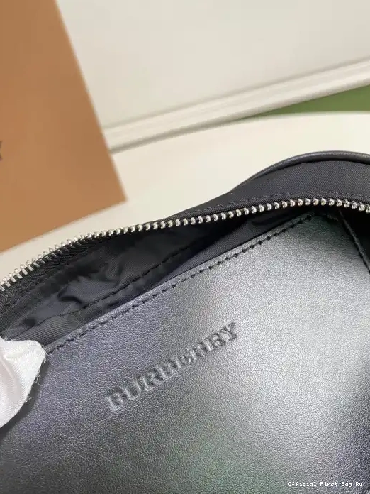 Official First Bag Ru BAG BUM BURBERRY 0208