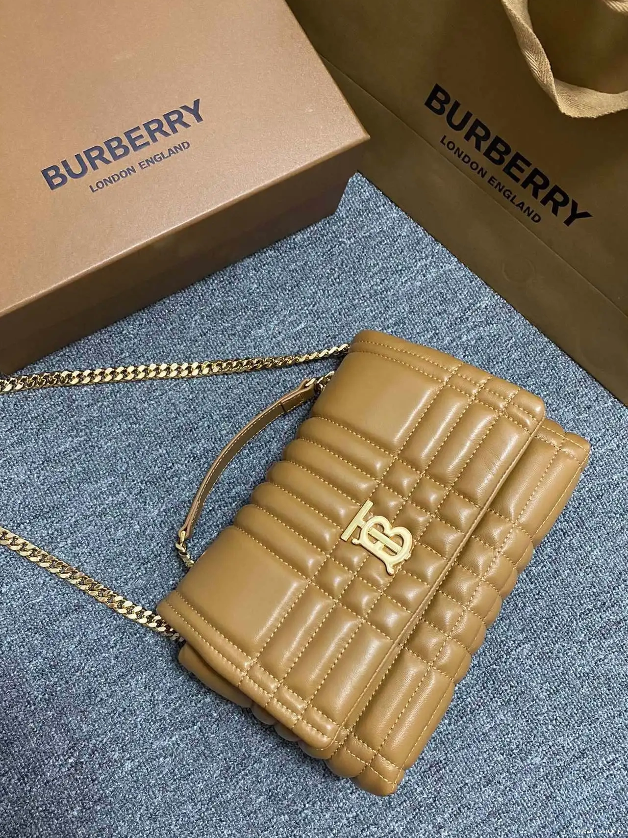 Official First Bag Ru Small Lola Camera Bag BURBERRY 0214