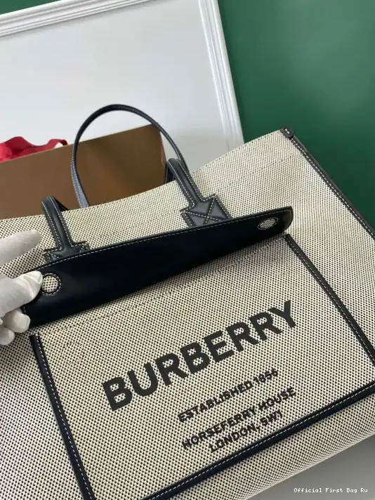 Official First Bag Ru BURBERRY TOTE SMALL Freya 0228