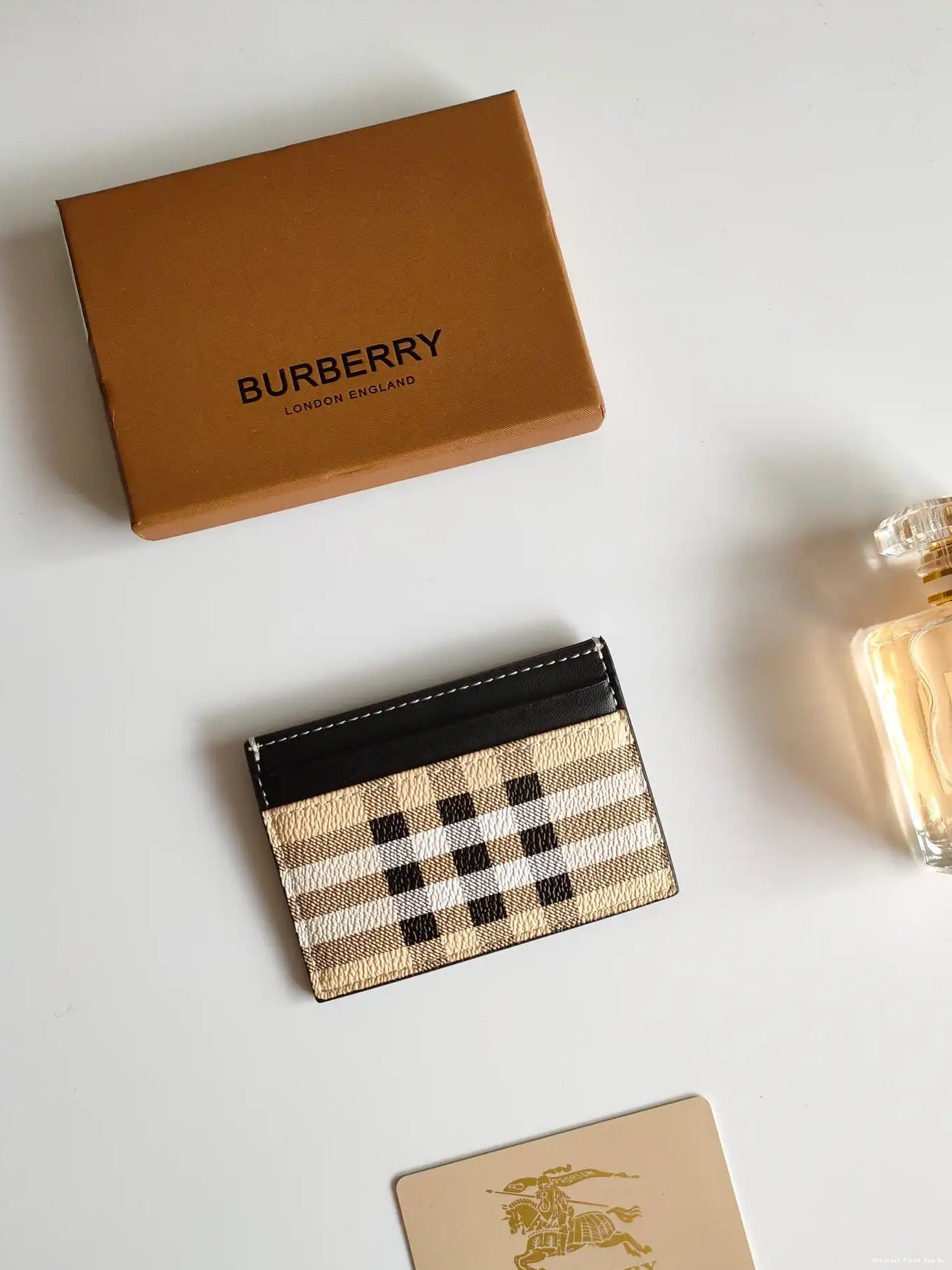 Official First Bag Ru CASE CARD BURBERRY 0228