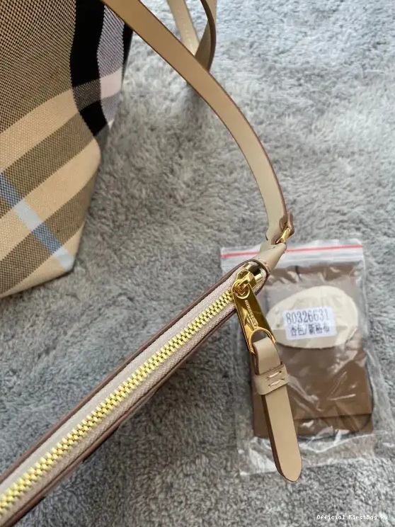 Official First Bag Ru TOTE BURBERRY 0225