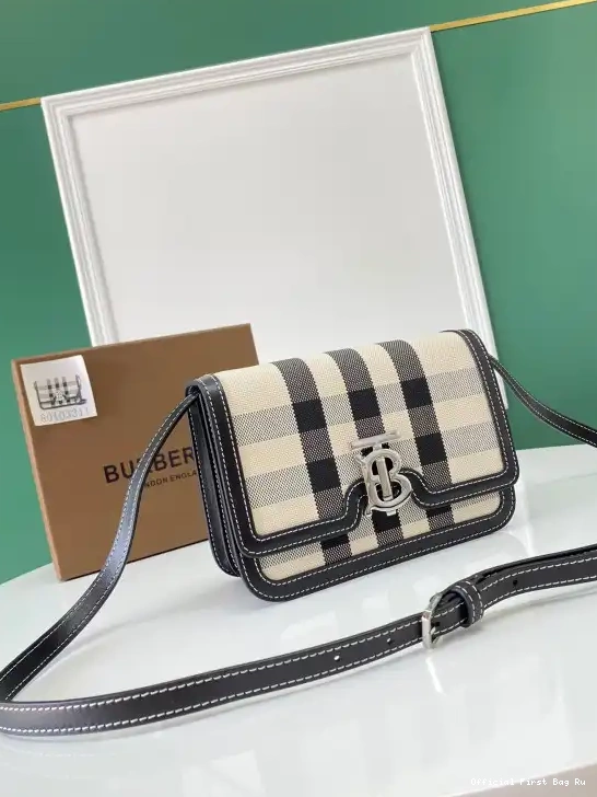 Official First Bag Ru BAG TB SMALL BURBERRY 0210