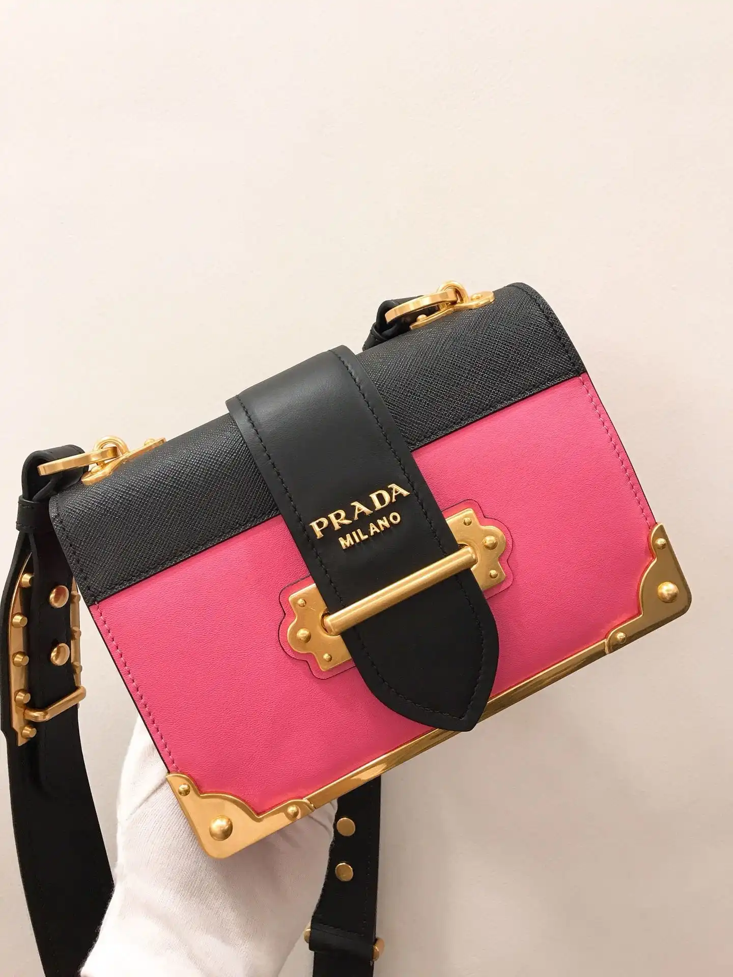 Official First Bag Ru PRADA CAHIER LEATHER SHOULDER BAG 0203